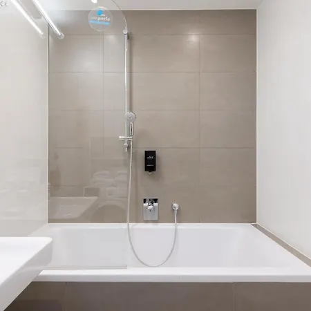 Beautifull 1bedroom With Garage Lejlighed Prag