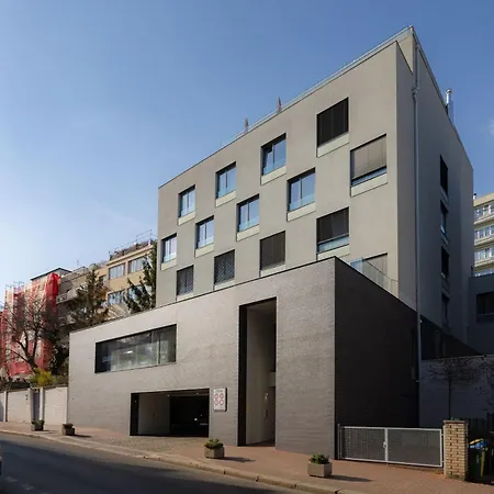 Beautifull 1bedroom With Garage Lejlighed Prag